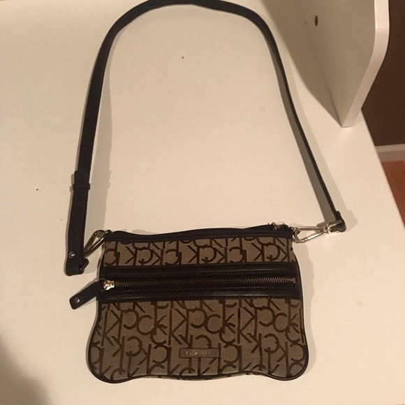 CALVIN KLEIN CROSSBODY BAG - Picture 2 of 8